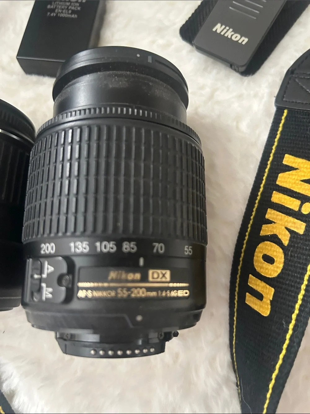 Nikon D60 Camera complete kit DSLR @ book